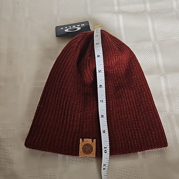 Oakley Women's Knitted Backbone Beanie Hat One Size Fired Brick - Picture 10 of 16